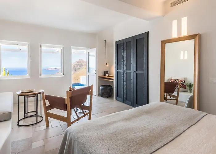 Porto Fira Suites