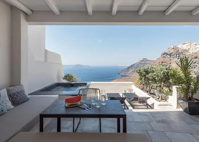 Porto Fira Suites